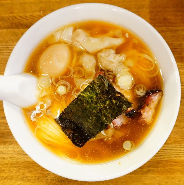 「ワンタンメン＋味玉」@支那ソバ おさだの写真