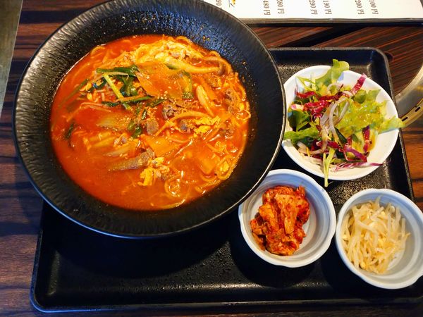 「和牛ユッケジャンラーメン（1,180円）」@和牛焼肉 土古里 大井町店の写真