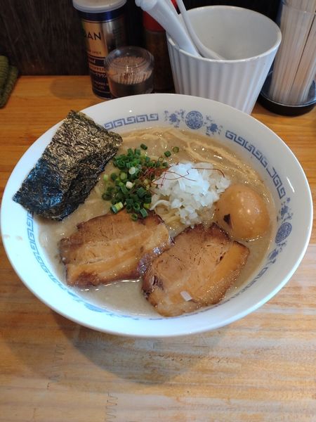 「味玉濃厚らぁめん塩　大盛」@麺魂 39の写真