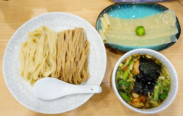 「味玉合盛りつけめん＋極平麺」@麺や 麦ゑ紋の写真