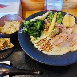 白牡蠣カプチーノセット·チャーシュー· 季節野菜·グラチネ