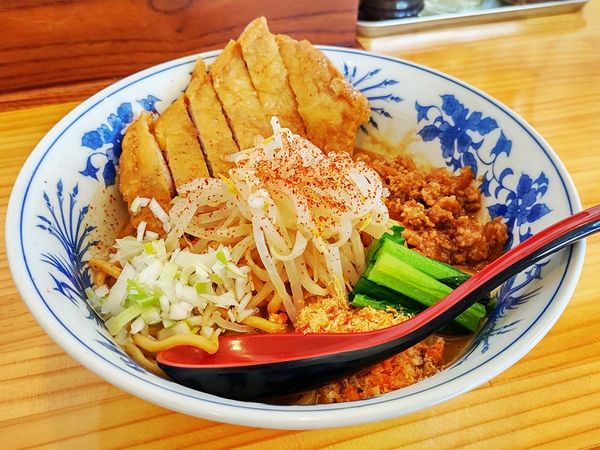「伝統汁なし担々麺（＋パーコー）」@北斗辛軒 石和本店の写真