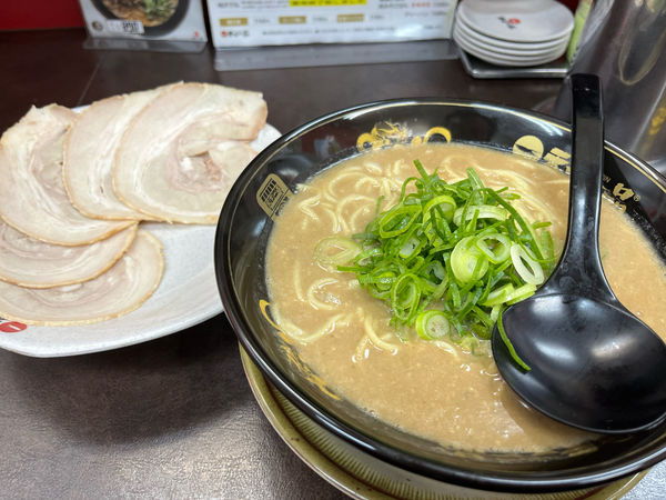「超こってり＋チャーシュー」@天下一品 池尻店の写真