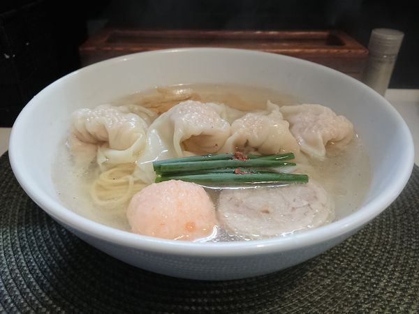 「塩ワンタン麺」@麺や金時の写真