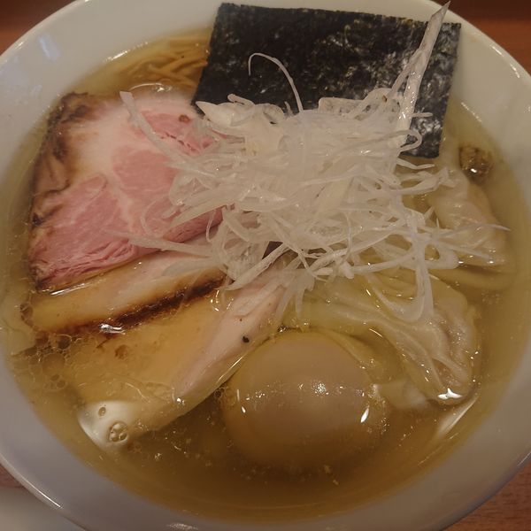 「特製ラーメン・塩(無料大盛)1100円」@自家製手もみ麺 鈴ノ木の写真