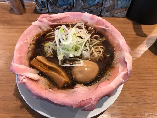 「自由＋味玉」@ラーメン大戦争 神田店の写真