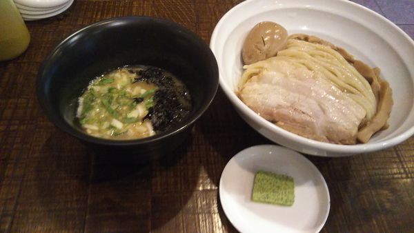 「シコシコ鶏つけ、エスカルゴバター、味玉」@七福軒の写真