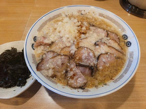 「背脂煮干しらーめん(並)　中脂　肉増し　岩のり(小)」@麺処 そら亭の写真