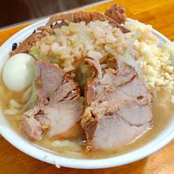 ラーメン山 豚W（麺増し＋チーズ＋ゆで卵＋あぶら増し）