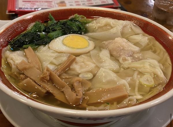 「塩ワンタン麺」@広州市場 新宿東口店の写真