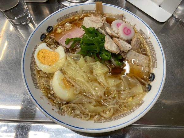 「五目チャシューワンタンメン（半熟玉子）」@中華そば みたかの写真