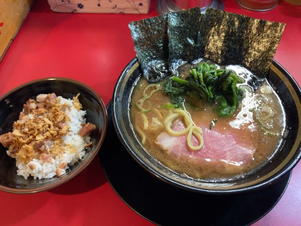 「ラーメン　半賄い飯」@家系ラーメン とらきち家の写真