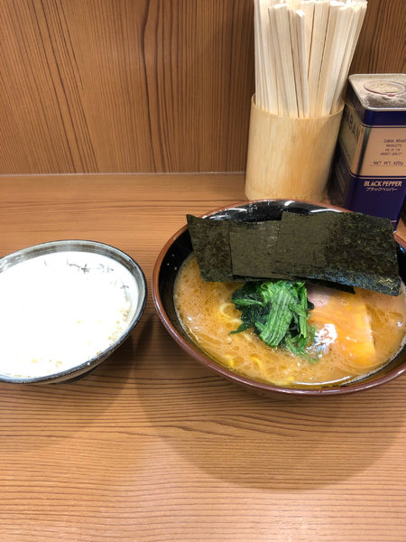 「ラーメン中　800円」@家系らーめん 武将家 外伝の写真