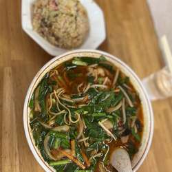 スタミナラーメン900円+半チャーハン550円