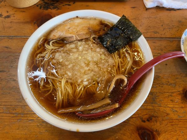 「しょうゆラーメン(黒)：720円+餃子三個(180円)」@大正麺業の写真