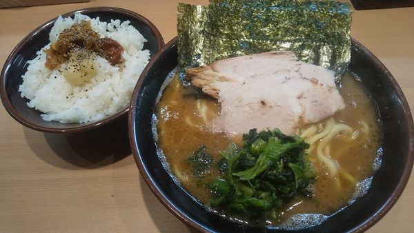 「ラーメン・並+ライス(¥780+100)」@輝道家直系 皇綱家の写真