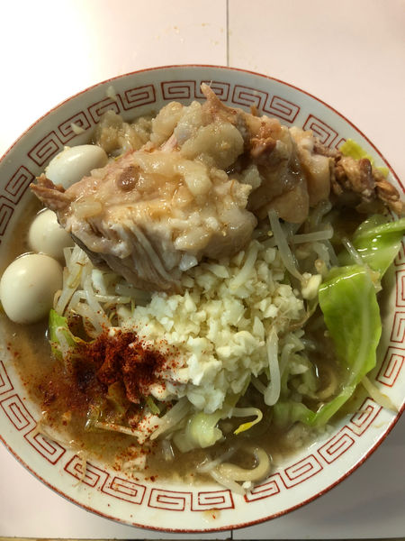 「ミニモリ　豚一枚追加　うずら　レモンサワー(ニンニク多めアブラト」@成蹊前ラーメン 吉祥寺の写真