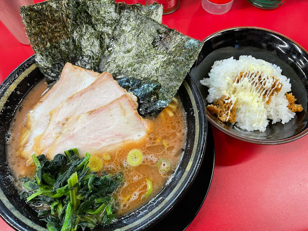 「チャーシューメン3枚、半ライス」@IEKEI_TOKYO 王道家直系の写真