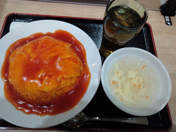 「天津チャーハン　５９０円　スープ、ウーロン茶付」@福華厨房 アリオ西新井店の写真