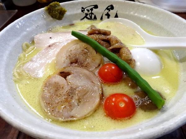 「特製純白湯らぁめん (1,200円)」@らぁめん冠尾 恵比寿西店の写真