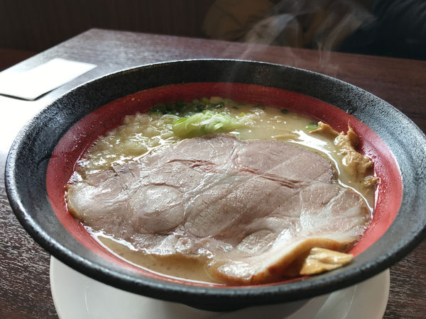 「鶏白湯しおらーめん」@石臼玄麦自家製らーめん 丸竈の写真