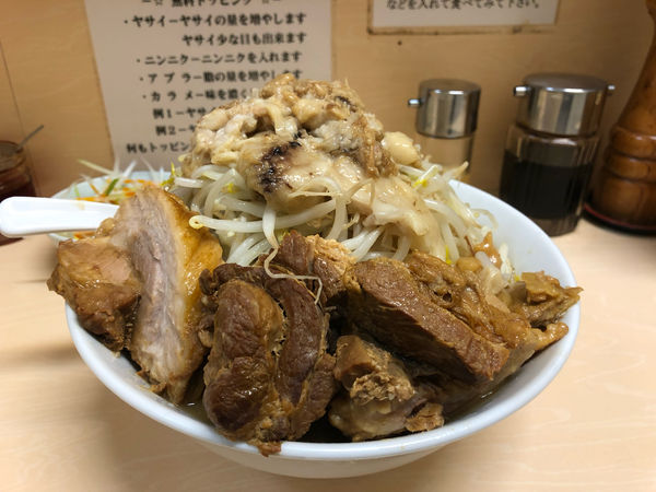 「ラーメン（ヤサイ、アブラ）」@自家製ラーメン 大者の写真