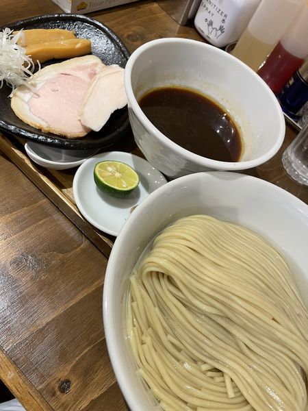 「醤油つけ麺(300g)+藻塩&すだち」@麺屋鈴春の写真