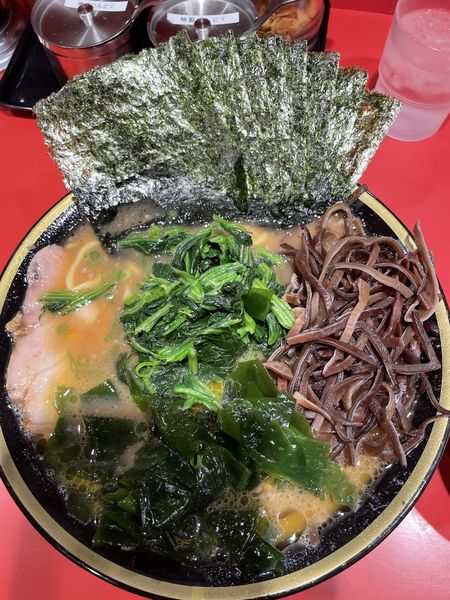 「チャーシューメン+海苔+キクラゲ+ワカメ+ライス」@環2家 蒲田店の写真