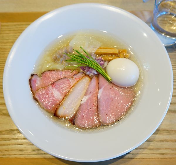 「特製中華蕎麦＜塩＞」@宍道湖しじみ中華蕎麦 琥珀 東京本店の写真