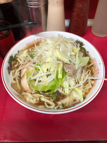 「ラーメン　少なめ　ぶた入り（ニンニク）」@ラーメン二郎 湘南藤沢店の写真