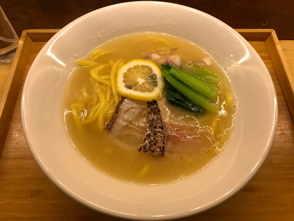 「真鯛らぁめん　950円」@真鯛らぁめん まちかどの写真