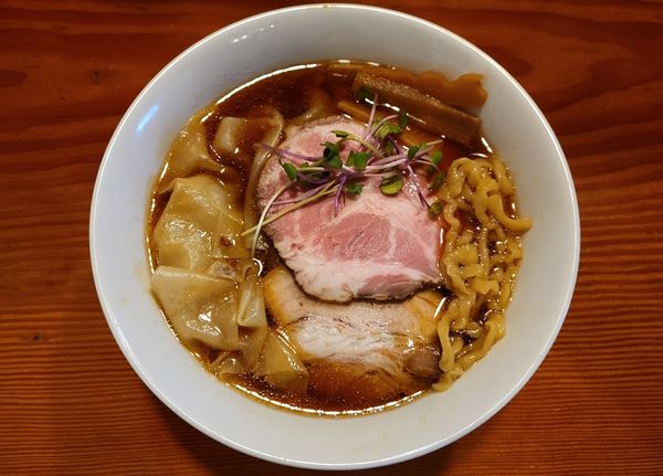 「ワンタン中華そば 950円」@中華そば 陽なたの写真