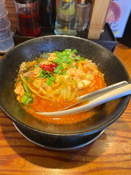 「ニラだくマルチョウらぁめん」@らぁ麺屋 つなぎの写真