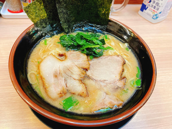 「豚骨醤油らーめん」@横浜家系ラーメン花崎家の写真