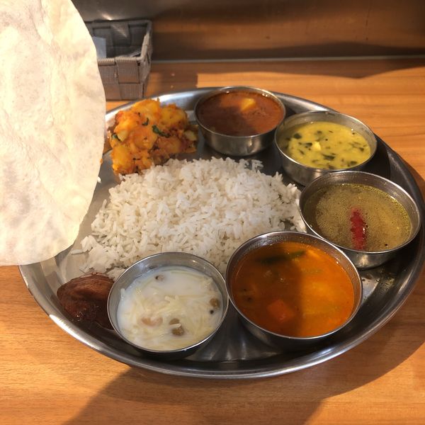 「ベジ・ミールス」@スリマンガラムの写真