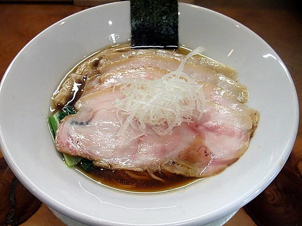 「特選ロース肉鶏そば」@麺屋BISQの写真