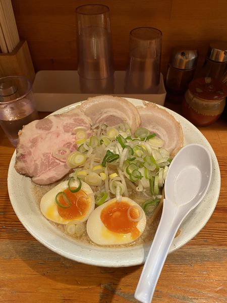 「特製しょうゆらーめん」@こってりらーめん せきやけの写真