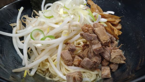 「油そば」@ラーメンつ～んとこの写真