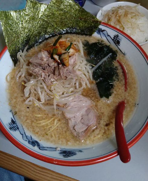 「みそラーメン+もやし､半ライス」@ラーメンショップ 122号騎西店の写真