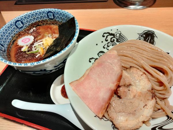 「濃厚つけ麺＋辛味」@松戸富田麺業 千葉駅構内店の写真