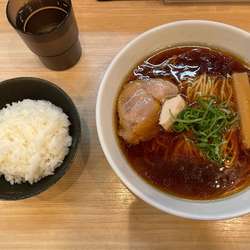黒醤油ラーメン@750