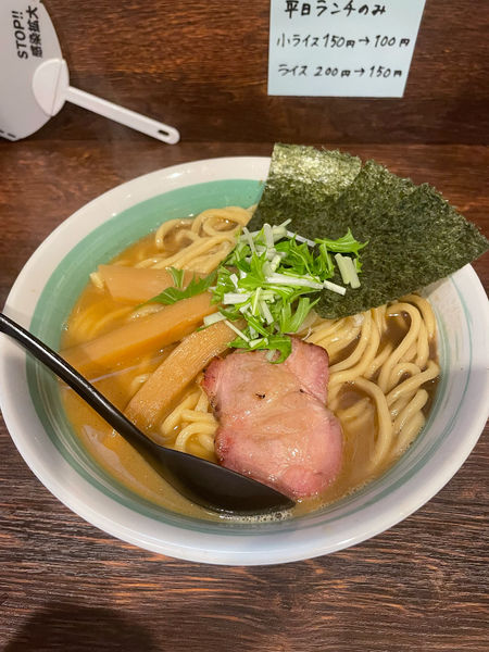 「ラーメン中盛り」@自家製麺 麺屋 利八の写真