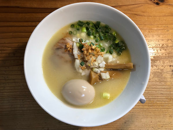 「濃厚塩＋味玉」@麺蔵 あつおの写真