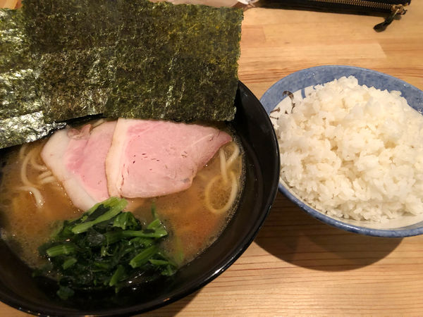 「醤油豚骨ラーメン」@MEN-EIJI EAKの写真