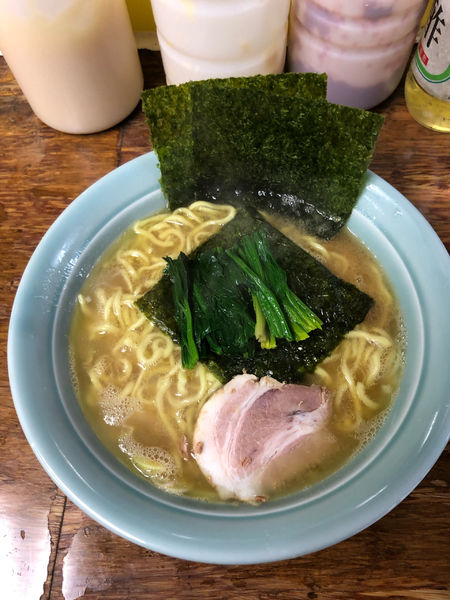「ラーメン　中　ほうれん草　1050円」@まこと家の写真