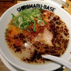 からかベース（850円）＋海苔＆キクラゲ＆替玉（250円）