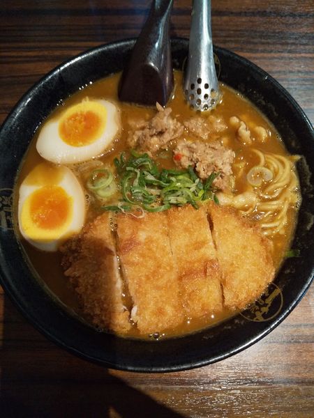 「カツカレーらーめん（台湾ミンチ・味玉付き）」@藤一番 十一屋店の写真