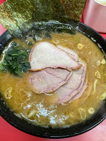 「中チャーシュー麺硬め1020円」@ラーメン杉田家の写真
