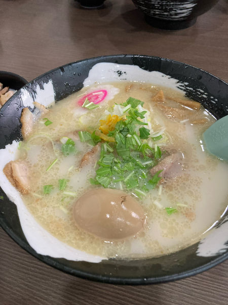 「まぐろ塩ラーメン＋味玉」@山びこの写真