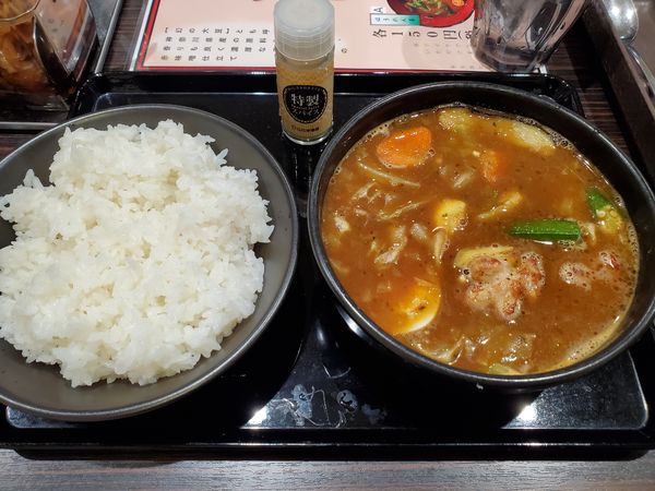 「ローストチキンスープカレー・大盛・4辛」@カレーハウスCoCo壱番屋 JR石川町駅南口店の写真